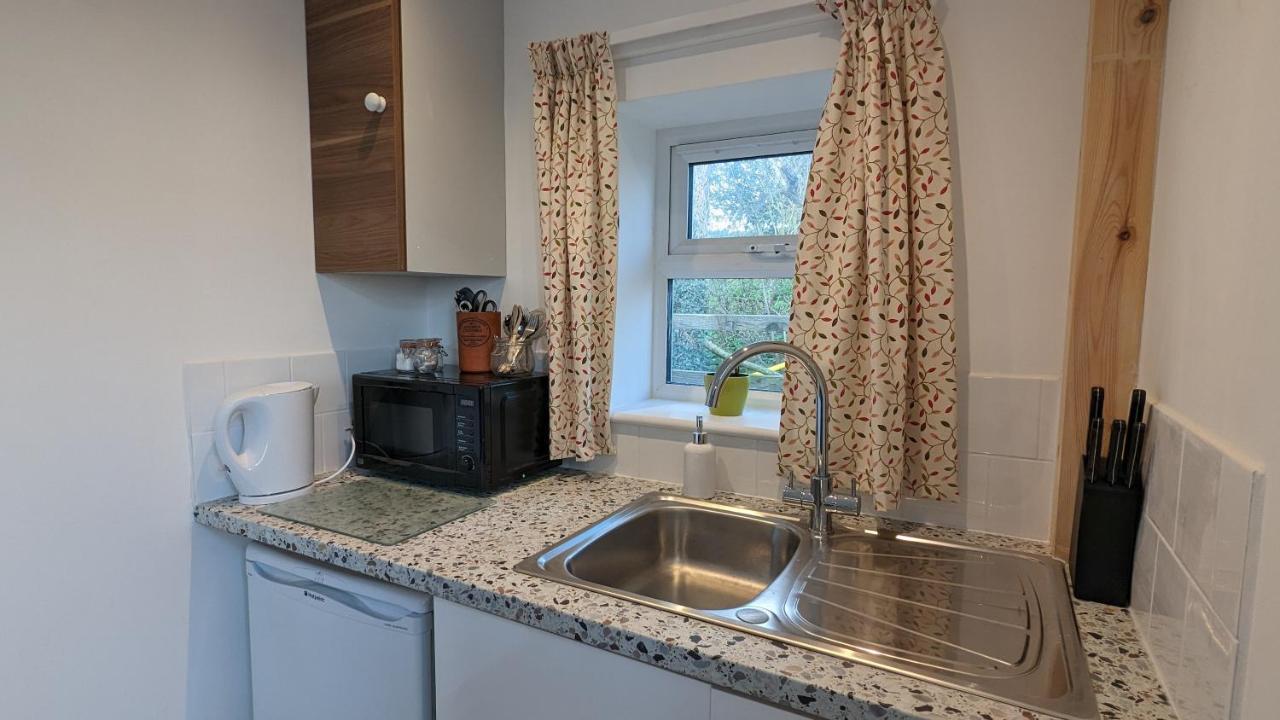 Meadow View Studio Apartment Gillingham  Bagian luar foto